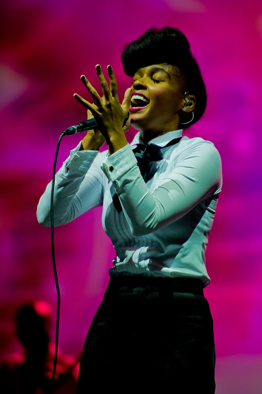Janelle Monae Moscu Dezembro 2010 / Revista Caras