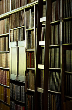 Biblioteca Sao Bento / Revista Bons Fluidos