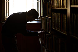 Biblioteca Sao Bento / Revista Bons Fluidos