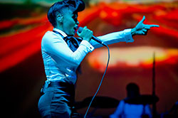 Janelle Monae Moscu Dezembro 2010 / Revista Caras