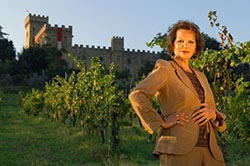 Claudia Cardinale Toscana Setembro 2007 / Revista Caras