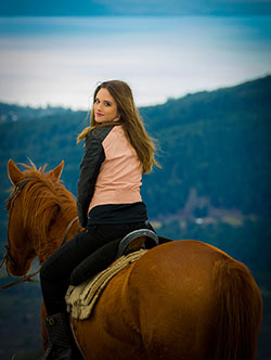 Juliana Paiva Bariloche Julho 2014 / Revista Caras