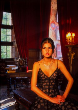 Juliana Martins para Caras Chateau de Brissac 2002