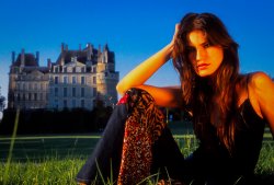 Juliana Martins para Caras Chateau de Brissac 2002