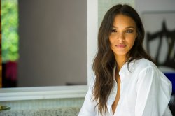 Lais Ribeiro para Caras junho de 2010