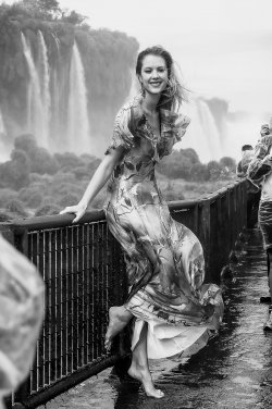 Gianne Albertoni para Caras Foz do Iguaçu Janeiro de 2011