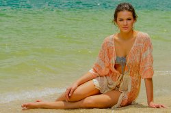 Bruna Marquezini para Caras Angra dos Reis Janeiro de 2012