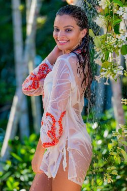 Gabriella Mustafa para Caras Angra dos Reis janeiro de 2017