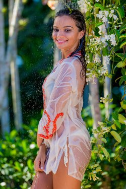 Gabriella Mustafa para Caras Angra dos Reis janeiro de 2017
